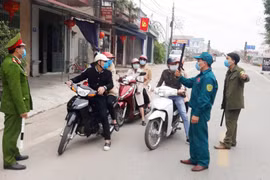 Công an huyện Mỹ Đức xuyên ngày đêm gác chốt chặn du khách vào chùa Hương