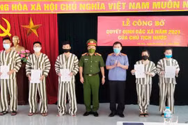 33 phạm nhân tại Trại tạm giam số 1 CATP Hà Nội được nhận quyết định đặc xá của Chủ tịch nước