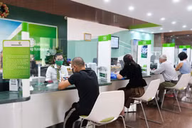 Vietcombank giảm thêm lãi vay hỗ trợ khách hàng 19 tỉnh, thành phía Nam bị ảnh hưởng bởi Covid-19