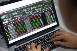 VN-Index đảo chiều tăng hơn 30 điểm, bộ đôi GEX-EIB tím ngắt sau thông tin mới