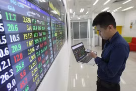 Diễn biến nóng cổ phiếu PNJ: Kỷ lục hơn 41,3 triệu đơn vị sang tay nhưng vẫn chưa thoát giá sàn