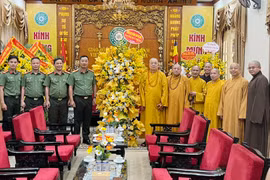 Công an Hà Nội chúc mừng Trung ương Giáo hội Phật giáo Việt Nam