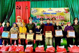 Trao chăn ấm giữa mùa đông cho học sinh và người nghèo ở vùng cao tỉnh Sơn La
