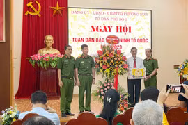 Vững vàng xây dựng thế trận an ninh ở cơ sở 