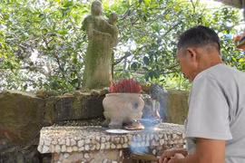 Thực hư những cái chết bí ẩn vì lấy đá của chùa