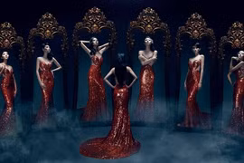 Top 6 Next top model diện váy đẹp và "tự soi gương"