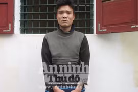 Đang đi tiểu tiện thì bị chém gục tại chỗ