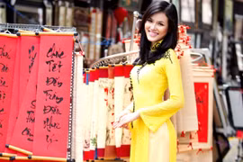 Tuyết Lan xinh tươi trong nắng xuân