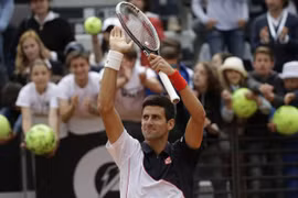Djokovic “ngược dòng” đánh bại Kohlschreiber, hẹn gặp Ferrer ở tứ kết