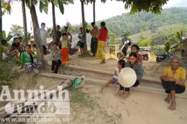 Cả làng gặp "đại họa" vì thuốc diệt cỏ 