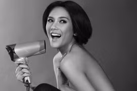 Hàng chục "chân dài" đồng loạt bán nude