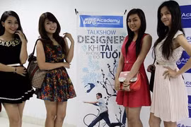 Thí sinh Miss Teen rủ nhau học làm phim Hollywood 