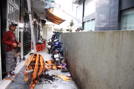Người đàn ông chết thảm bên cạnh toà nhà cao tầng