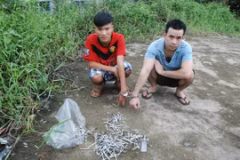 Đột kích ổ tiêm chích ma túy, thu giữ hàng ngàn bơm kim tiêm