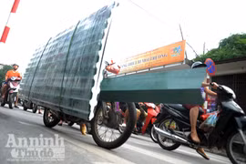 Ớn lạnh trước những chiếc xe "tử thần" lao trên đường phố