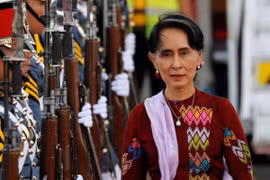 Bà Aung San Suu Kyi trải qua phiên xét xử đầu tiên trước tòa án Myanmar