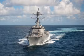 Hải quân Mỹ triển khai tàu USS John Finn qua eo biển Đài Loan