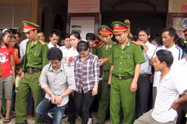 Vợ "lôi" chồng vào vòng tù tội