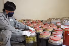 Rượu "độc" đang tàn phá các buôn làng