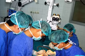 Cấp cứu, tạo hình cho "cậu nhỏ" bằng vi phẫu