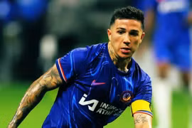 Chelsea quyết định bất ngờ với Enzo Fernandez sau vụ phân biệt chủng tộc