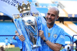Vừa lên ngôi, Pep Guardiola đã hé lộ thời điểm chia tay Man City