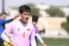 Vì sao Hồ Tấn Tài không được HLV Troussier sử dụng ở Asian Cup?