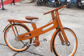 Xuất hiện xe đạp độc lạ bằng gỗ sồi, gỗ óc chó