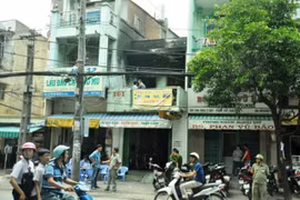 Cô gái bốc cháy, nhảy lầu thoát thân bị bỏng đến 94% cơ thể