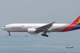 Hãng Asiana Airlines bị kiện vì làm bỏng hành khách