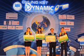 Sôi nổi đêm chung kết cuộc thi Dynamic-Sinh viên Nhà Doanh nghiệp Tương lai 2015