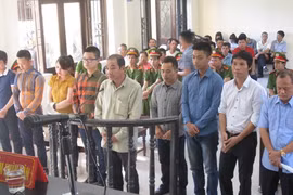 Trùm giang hồ Minh "sâm" hầu tòa, hầu hết bị hại vắng mặt