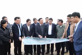 Bí thư Thành ủy Đinh Tiến Dũng thị sát tiến độ dự án Vành đai 4 tại Bắc Ninh, Hưng Yên
