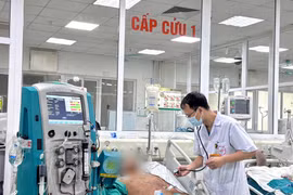 Ba ngày sau ăn tiết canh, thanh niên 30 tuổi bất tỉnh, được người thân phá cửa đưa đi cấp cứu