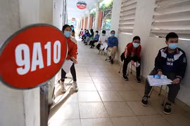 Hơn 38.200 học sinh lớp 9 Hà Nội được tiêm vaccine Covid-19 trong ngày đầu tiên