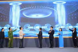 Bộ Công an và FPT Long Châu hợp tác, người dân thêm tiện ích mua thuốc trực tuyến trên VNeID