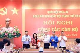 Đồng chí Bùi Thị Minh Hoài được bầu làm Trưởng đoàn đại biểu Quốc hội TP Hà Nội
