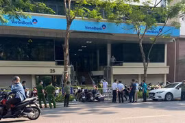 Hà Nội: Một nhân viên ngân hàng VietinBank tại 25 Lý Thường Kiệt nghi mắc Covid-19