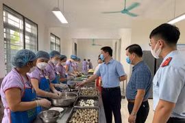 Hà Nội sẽ đánh giá thực trạng an toàn thực phẩm tại 39 bếp ăn tập thể