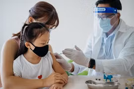 Bộ Y tế phân bổ vaccine Covid-19 đợt 3, tiến độ tiêm cho trẻ 5-12 tuổi còn chậm