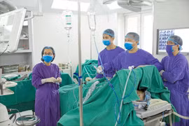 Mổ ruột thừa, bất ngờ phát hiện khối u chèn ép gây xẹp phổi
