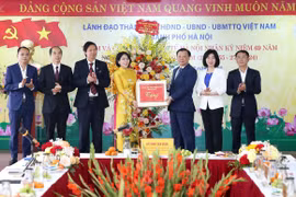 Bí thư Thành ủy Hà Nội: Mỗi cán bộ y tế hãy là tấm gương sáng về chuyên môn và đạo đức