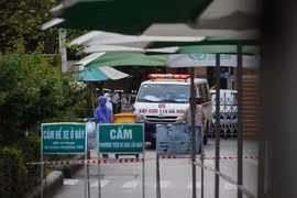 Trưa 2-10: Thêm 1 hộ lý và 1 nhân viên nhà ăn Bệnh viện Việt Đức nhiễm Covid-19