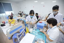 Khung giá mới dịch vụ y tế: Bệnh viện tăng nguồn thu, người bệnh thêm lựa chọn