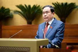 Việc quyết định các vấn đề quan trọng phải đặt lợi ích của quốc gia, nhân dân lên trên hết, trước hết