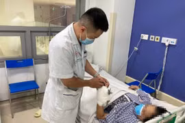 Hễ đau xương khớp là đi tiêm Corticoid giảm đau, nhiều người biến chứng nặng, tàn phế
