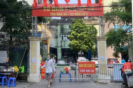 Hai bố con ở chung cư A5 Đền Lừ dương tính, Hà Nội thêm 4 ca Covid-19 sáng 25-9
