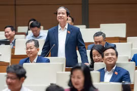Bộ trưởng GD&ĐT: Nhiều cha mẹ thấy con học 1 ca chưa yên tâm, nghe đâu có thầy tốt lại chở đến
