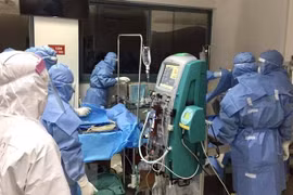 Hỏa tốc yêu cầu Bệnh viện Bạch Mai cử chuyên gia về ECMO hỗ trợ Bắc Ninh điều trị Covid-19
