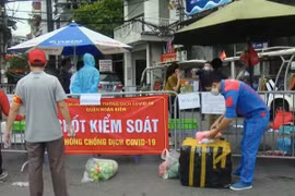 Chiều 4-8, Hà Nội thêm 14 ca Covid-19 mới, vẫn có nhân viên giao thực phẩm dương tính